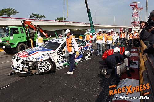 WTCC-coureur Engstler breekt sleutelbeen in zware crash